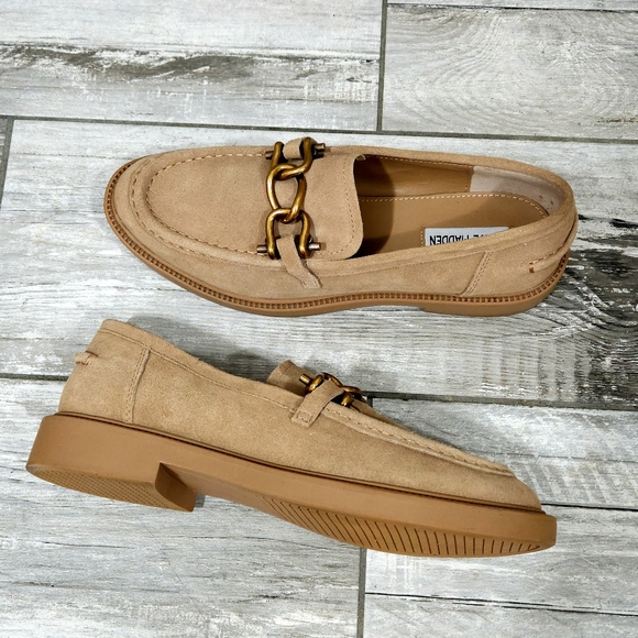 STEVE MADDEN "Karmine" Leather/Suede Chunky Heel Loafer with Chainlink Detail - Picture 5 of 15